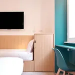Station To Station Ensuite