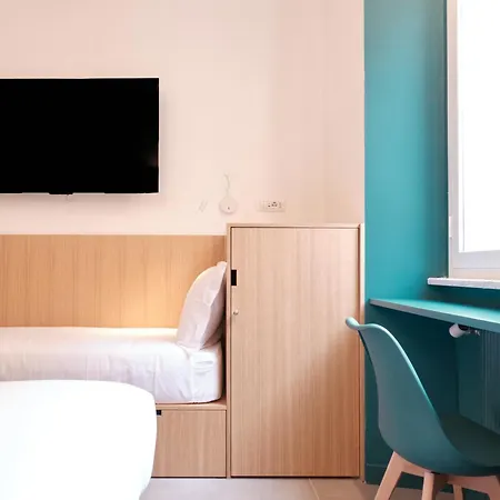 Station To Station Ensuite